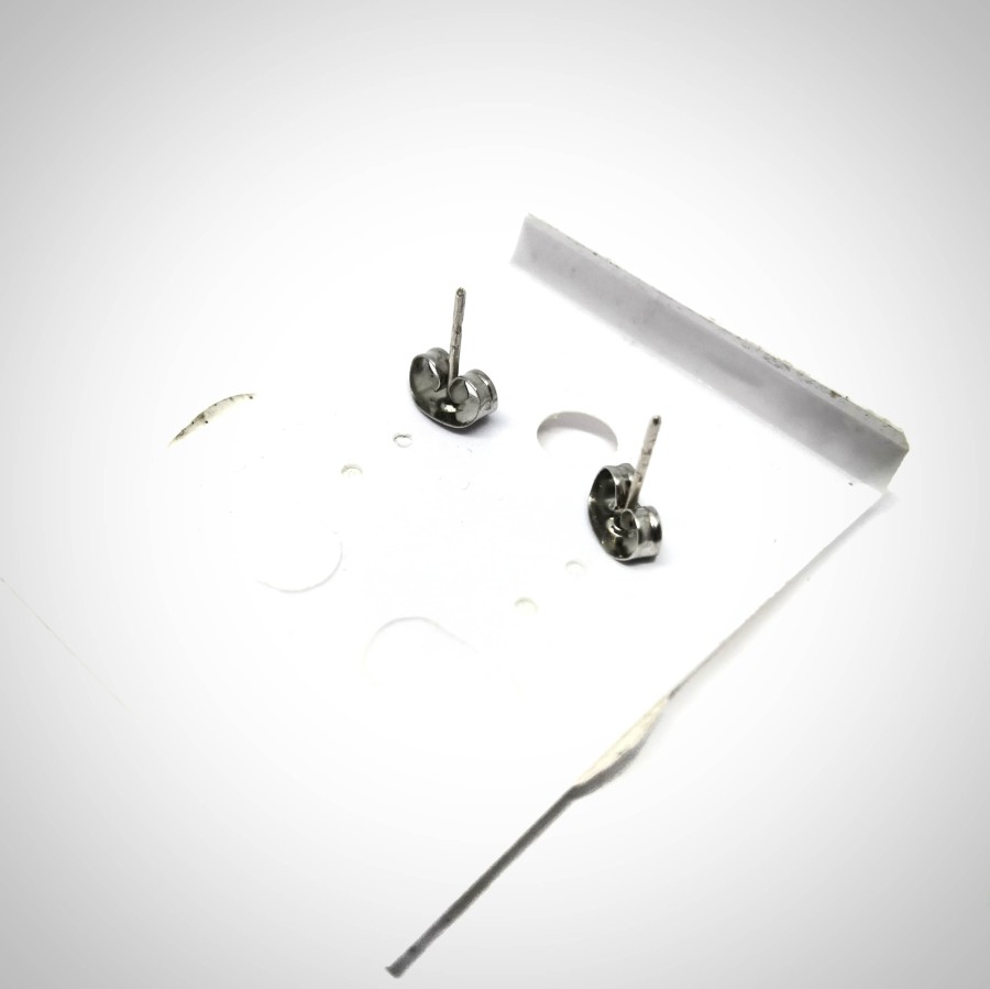 Žalvariniai auskarai ,,Mėnesiena''