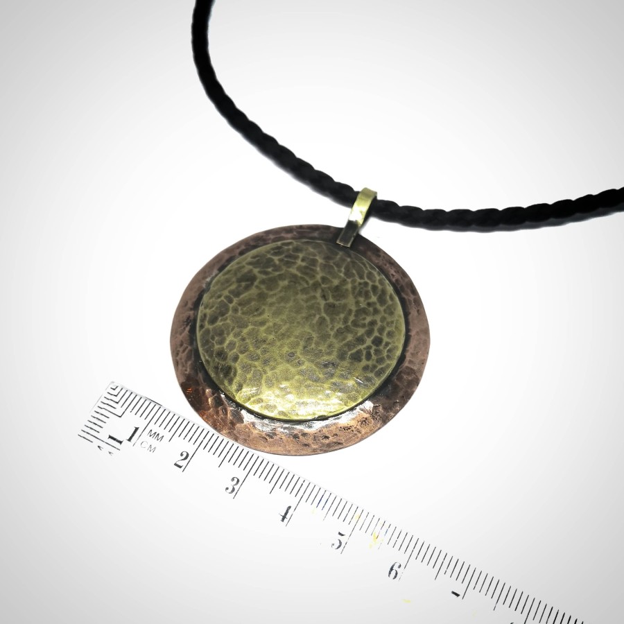 Žalvarinis kaklo papuošalas ,,Pilnatis''