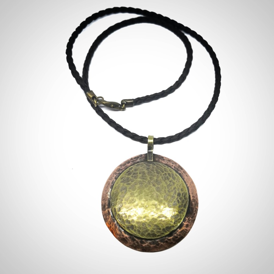 Žalvarinis kaklo papuošalas ,,Pilnatis''