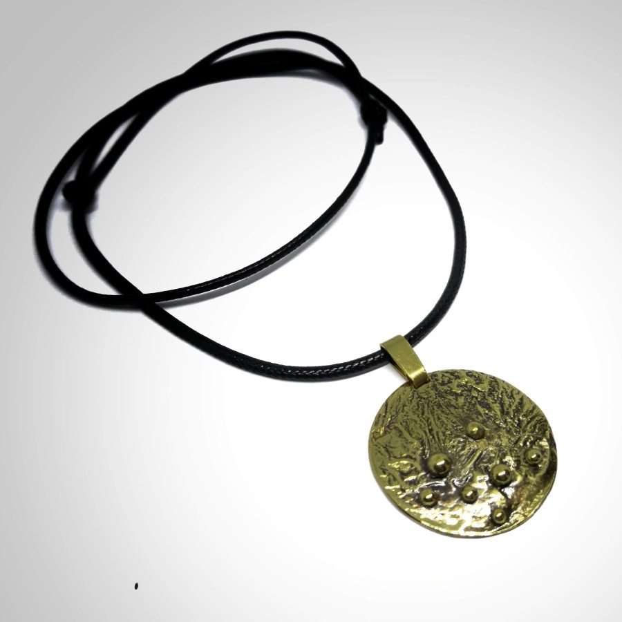 Kaklo papuošalas ,,Ugnies žemė''