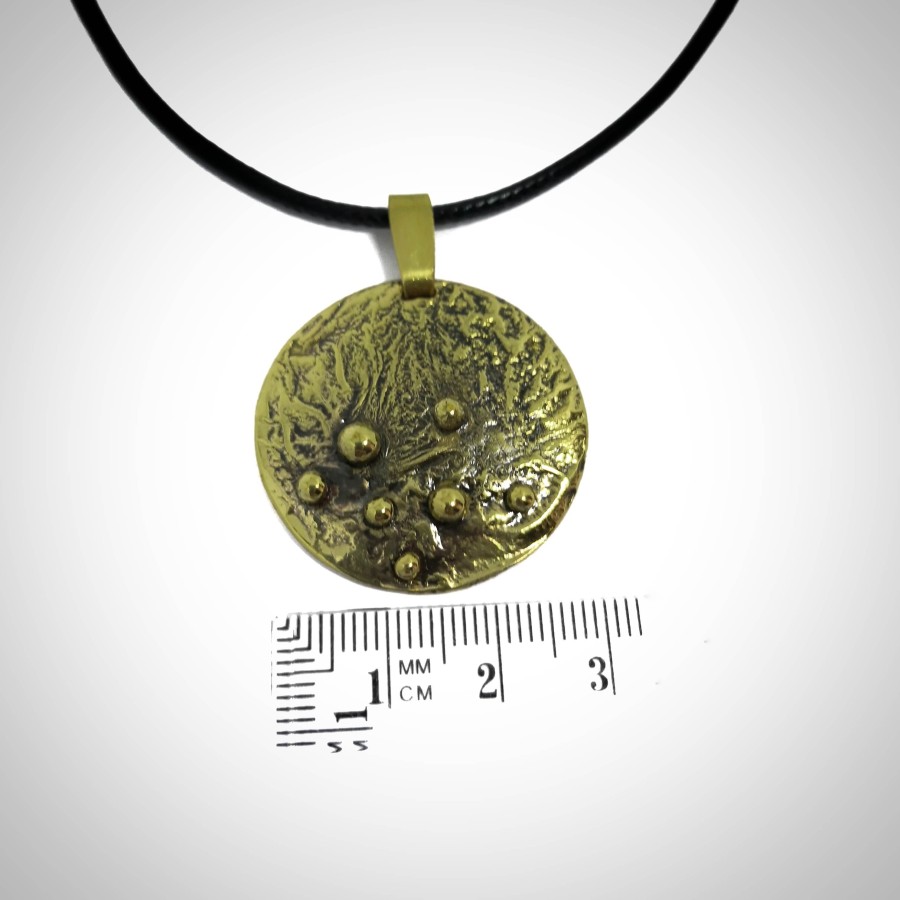 Kaklo papuošalas ,,Ugnies žemė''