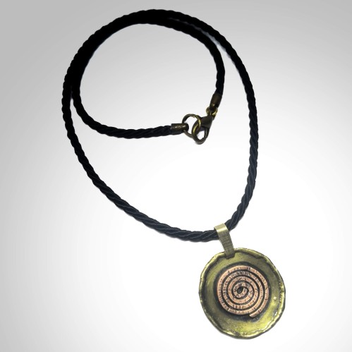 Žalvarinis pakabutis ,,Vario spalvos''