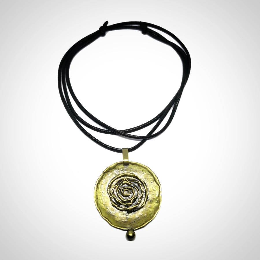 Žalvarinis pakabutis ,,Žiedė''